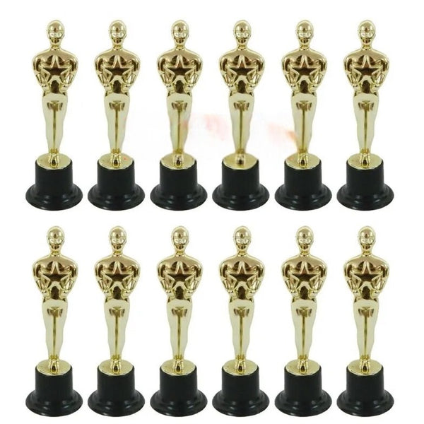 Statuette in stile Oscar del cinema con funzione di premio per competizioni