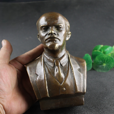 Busto di Lenin in rame