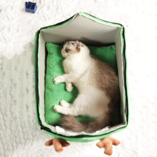 Cuccia per animali domestici a forma di casetta natalizia con corna di alce in 3D