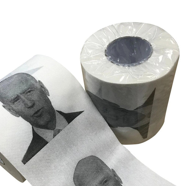 Rotolo di carta igienica con il volto di Donald Trump e Joe Biden