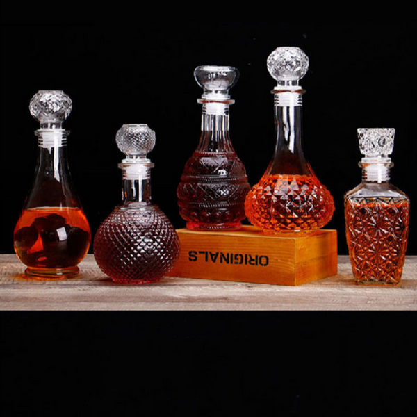 Set di bottiglie decanter per vodka e whisky