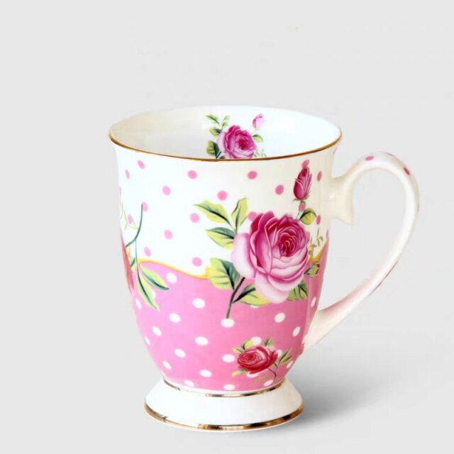 Bellissima ed elegante tazza per tè stile inglese