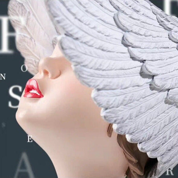 Statuetta decorativa a forma di ragazza con ali sulla testa