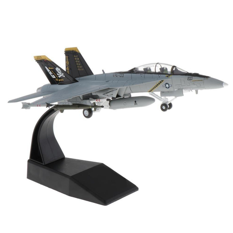 Modellino aereo militare in scala 1:100 F/A-18 Strike – Vitafacile shop
