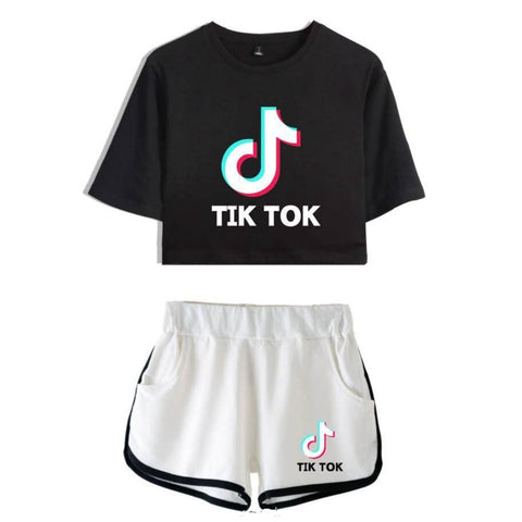 Maglietta e shorts Anime “Harajuku streetwear” con logo Tik Tok