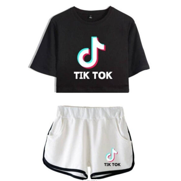 Maglietta e shorts Anime “Harajuku streetwear” con logo Tik Tok